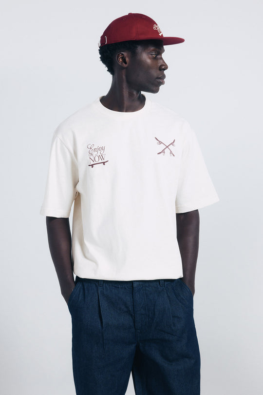 تيشيرت رجالي بطبعة Enjoy