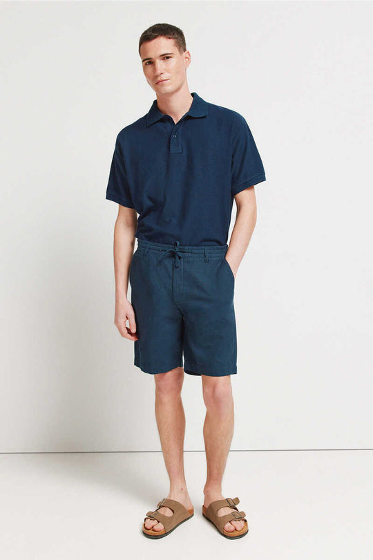Linen comfort slim fit Bermuda shorts