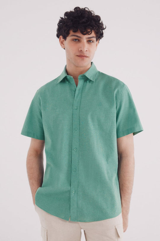 Linen shirt with short sleeves