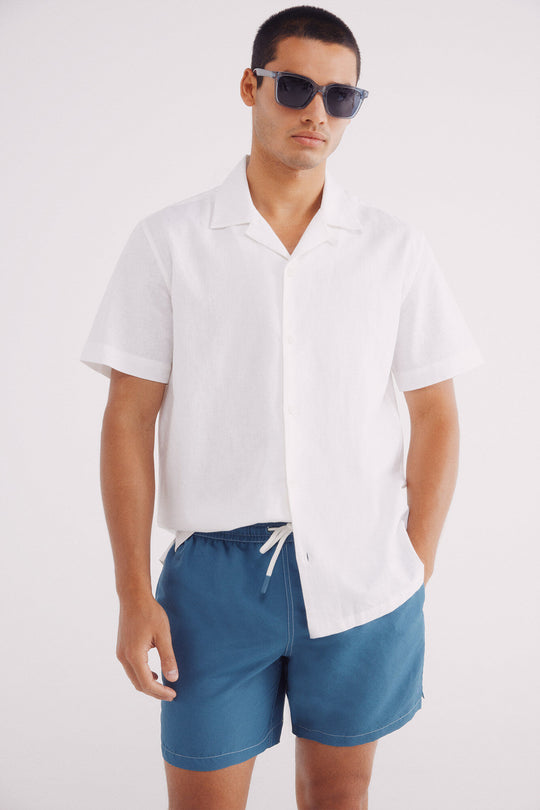 مايوه سادة بتفاصيل متباينة