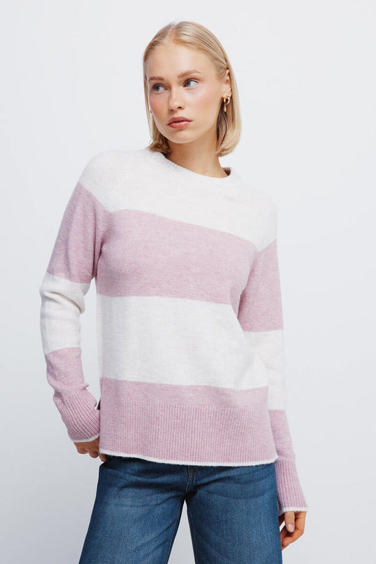 Cable-knit neck