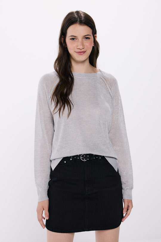 كنزة من الفيسكوز والمعدن