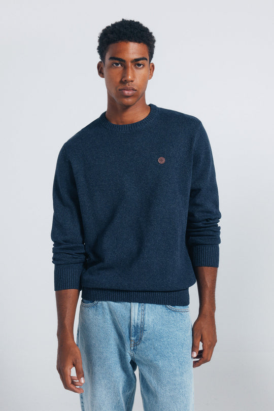 بلوفر سادة بتصميم مجدول خيالي