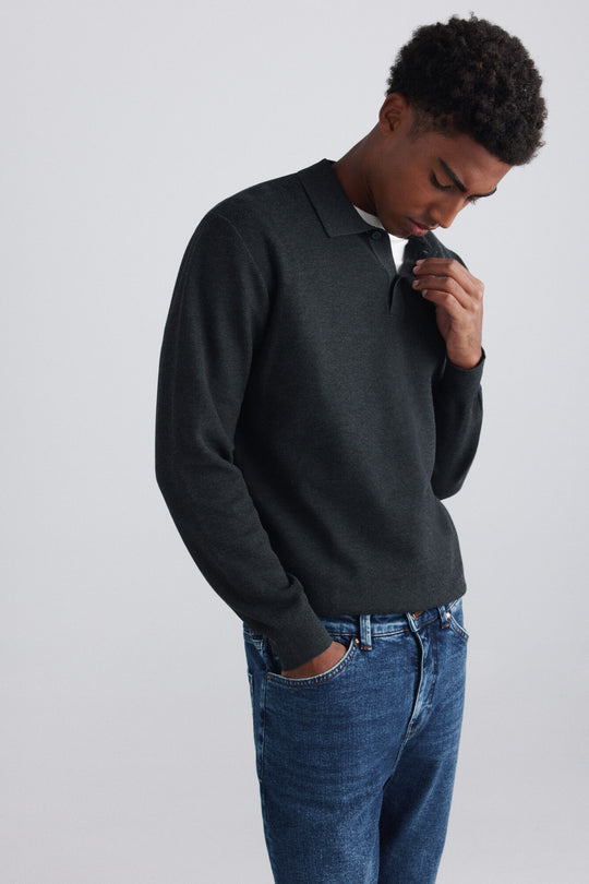 Polo structure buttons