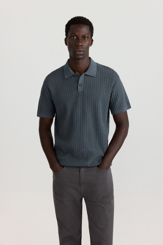 Vertical structure polo shirt
