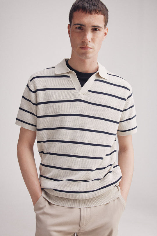 short sleeve jersey with resort neck structure