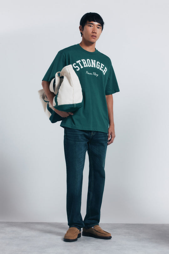 Dark wash, regular fit, distressed jeans