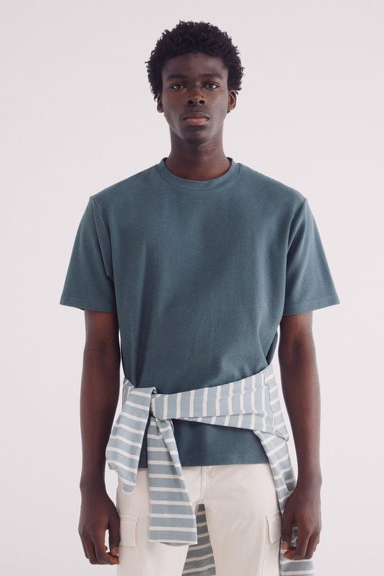 تيشيرت محاك بقماش مزخرف