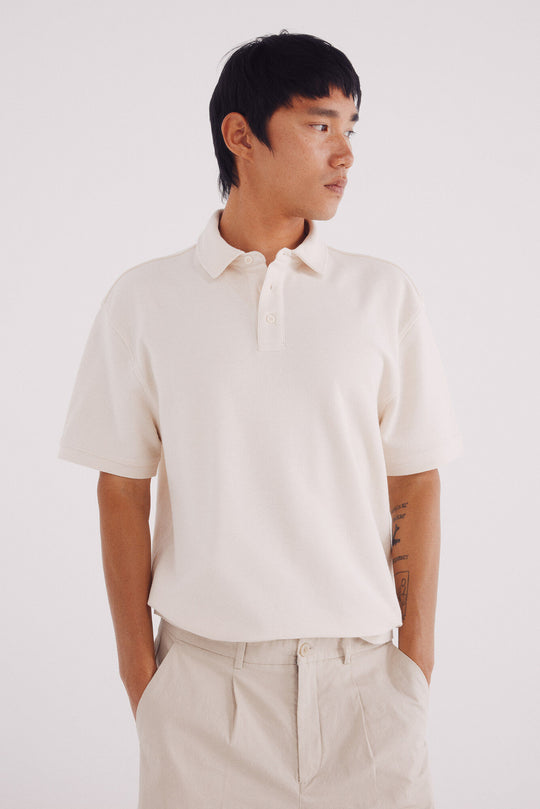 قميص بولو منسوج بقصة عادية