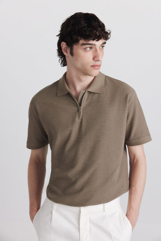Zip fastening structure polo shirt