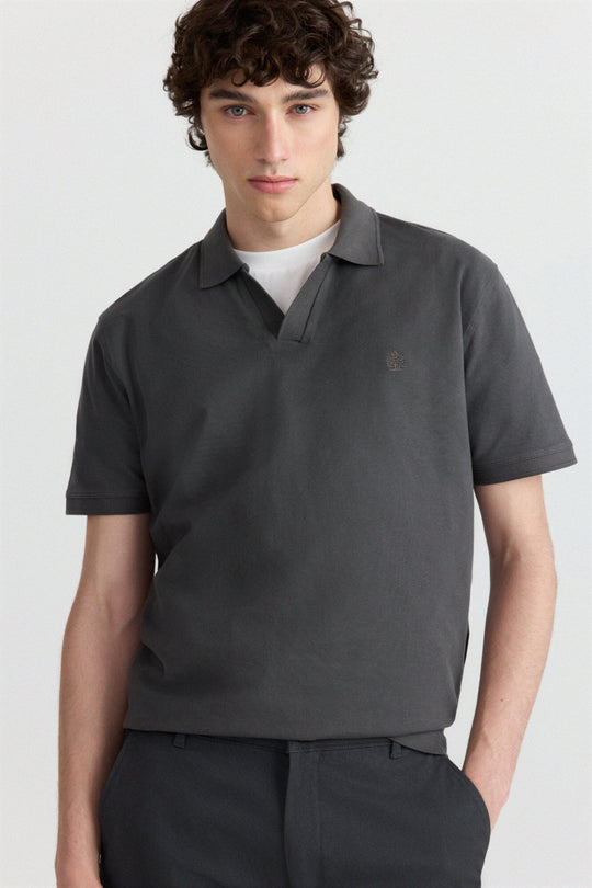 Regular fit resort collar polo shirt