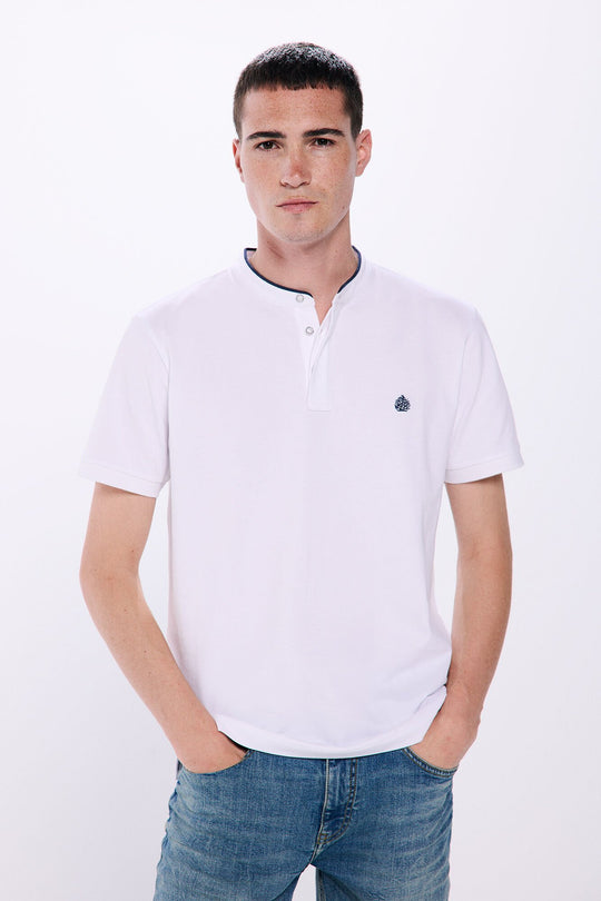 قميص بولو بيكيه بقصة عادية وياقة ماندارين من القطن 100%