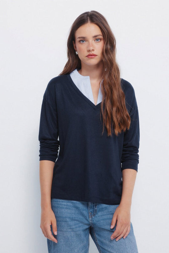 تيشيرت برقبة مدمجة