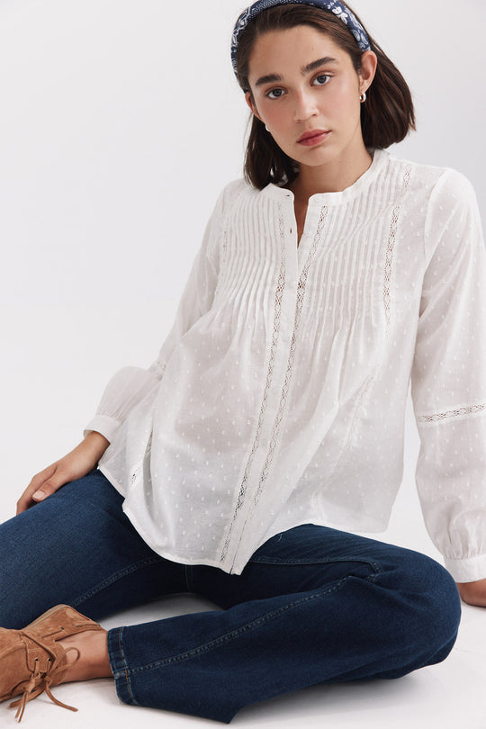 Lace romantic shirt