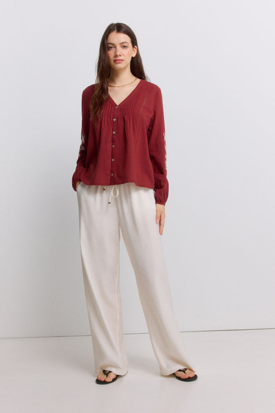 Embroidered romantic blouse