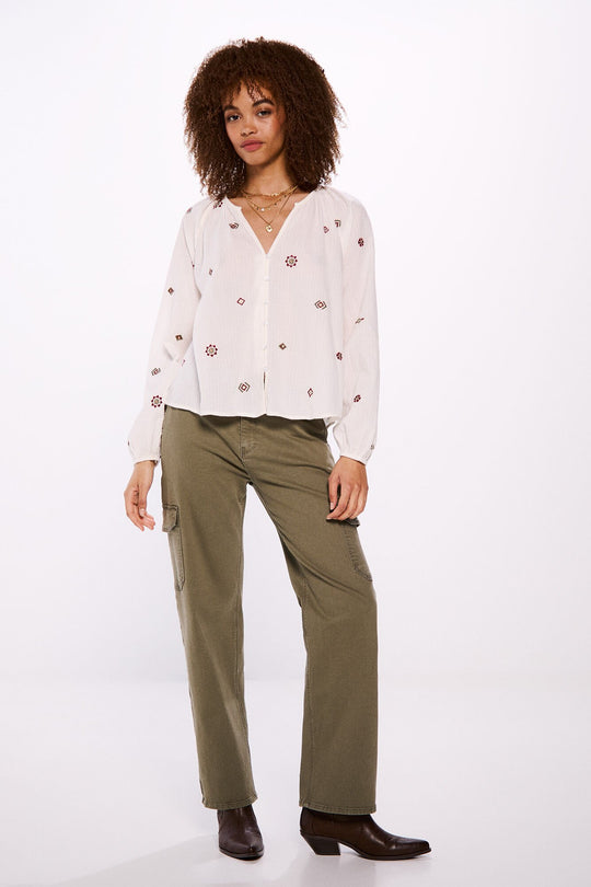 بلوزة مزخرفة