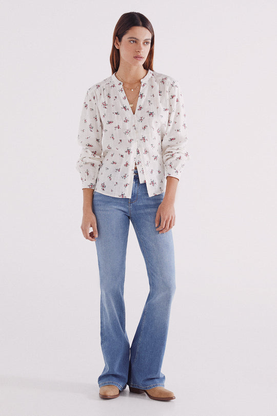 بلوزة قطن ريفية مزخرفة بالزهور