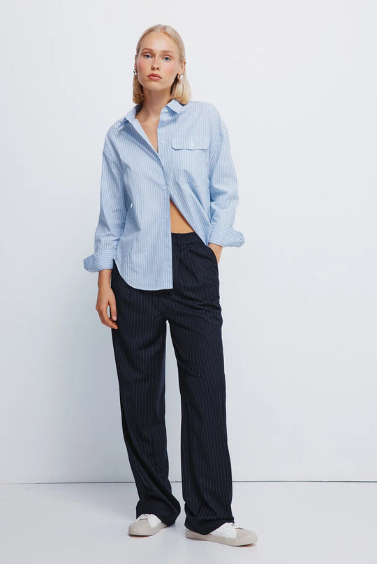 Trousers with elastic waistband