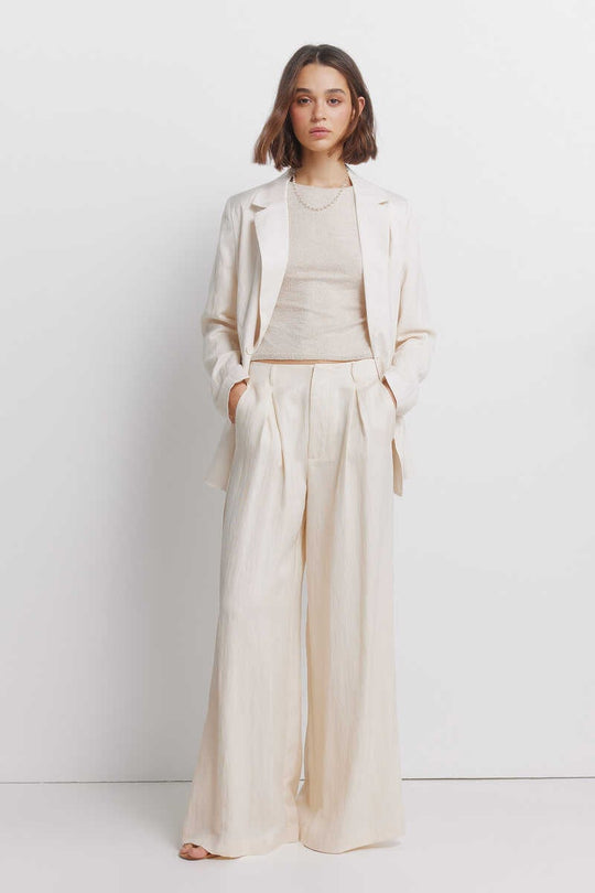 Pleated wide-leg trousers