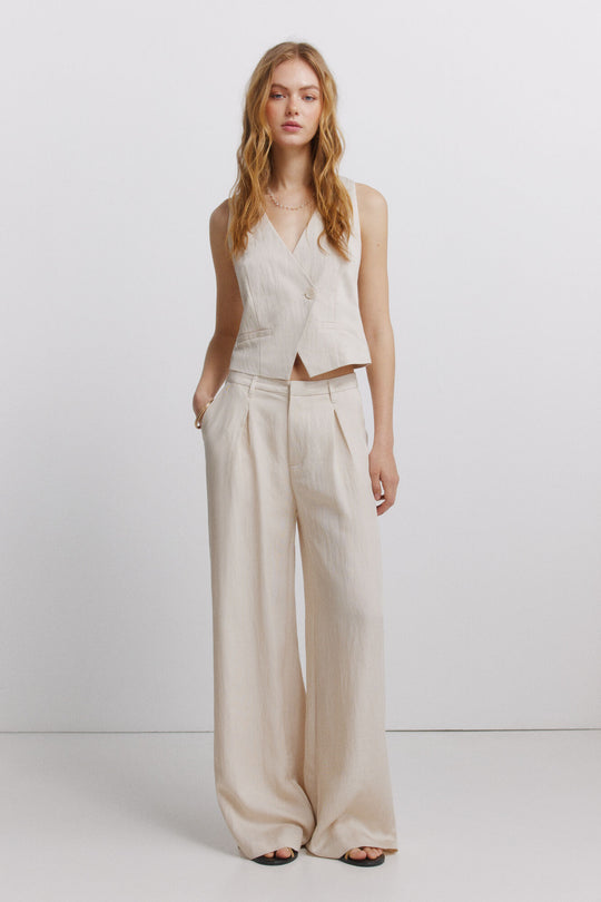 Pleated wide-leg trousers