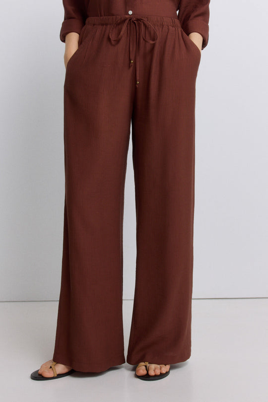 Wide fluid long trousers