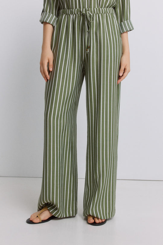 Wide fluid long trousers