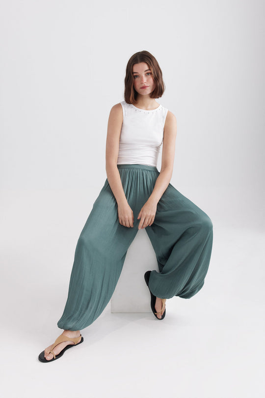 Fluid harem trousers