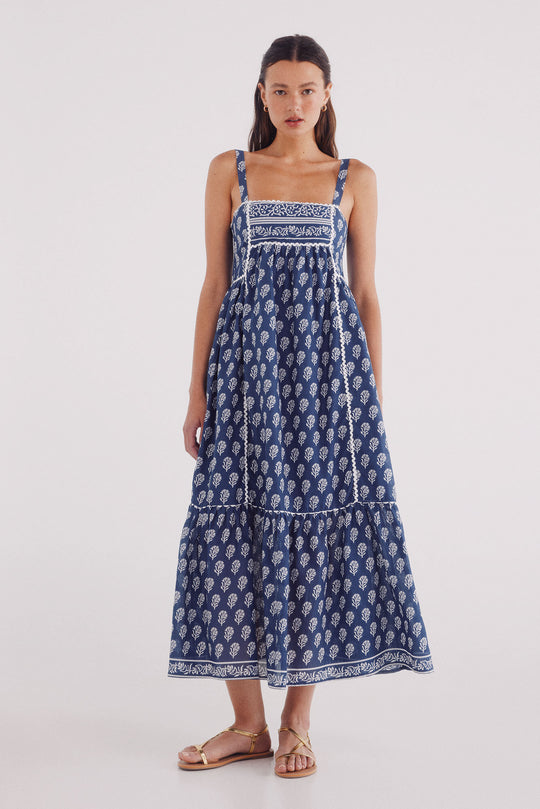 فستان ميدي بطبعة بيزلي أنيقة