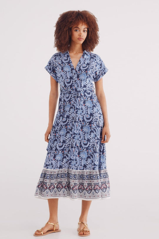 Shirt dress with a border hem it