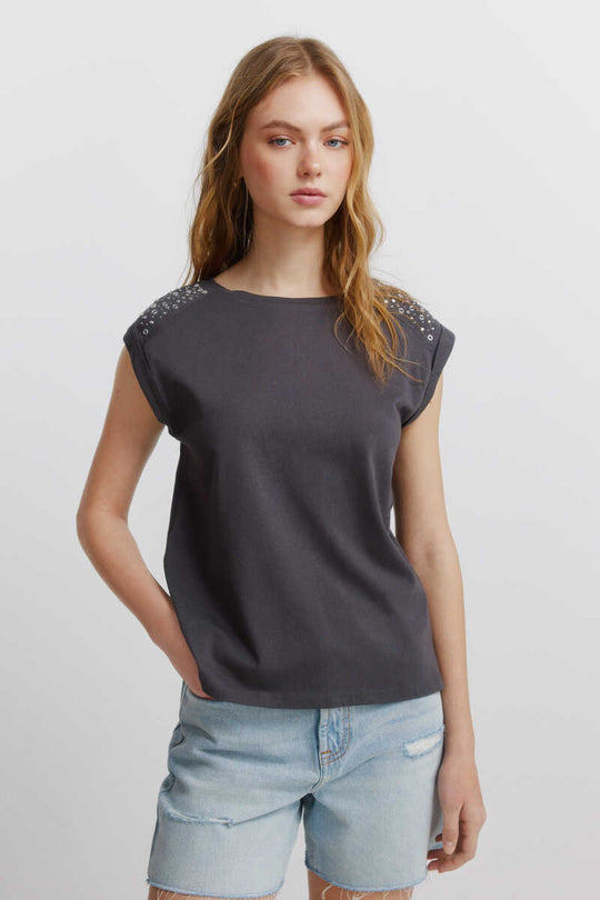 Folded sleeve T-shirt