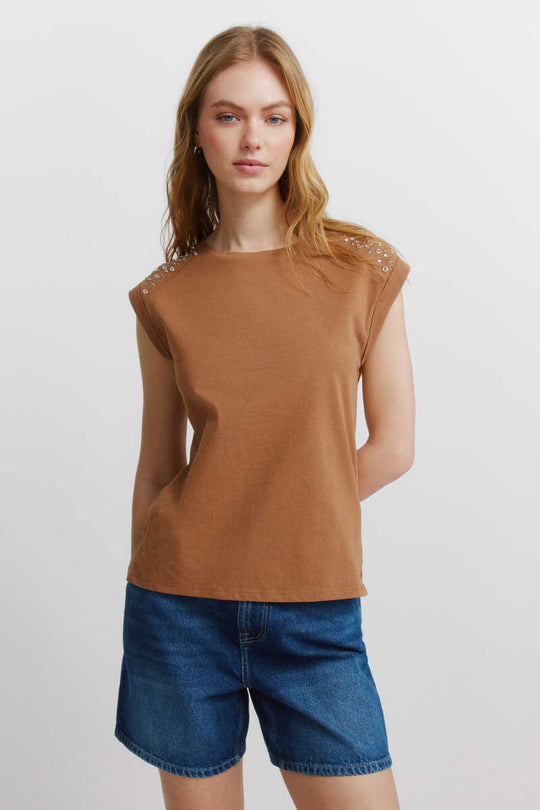 Folded sleeve T-shirt