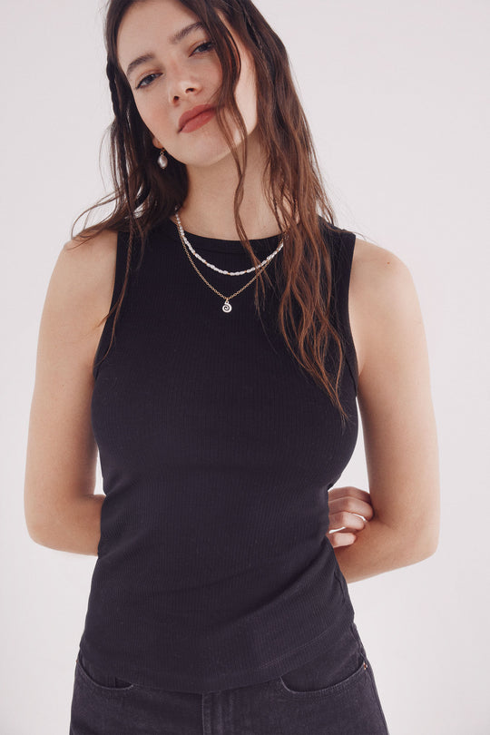 توب بدون أكمام بحمالات سباحة