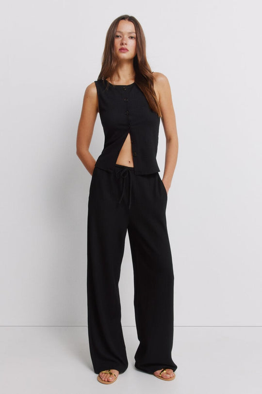 Wide long trousers