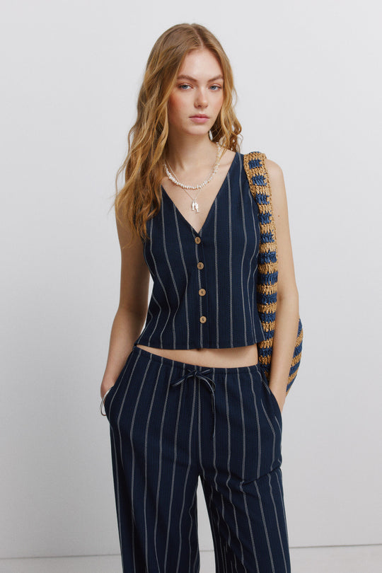 Buttoned vest top