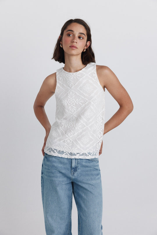 Crochet sleeveless T-shirt