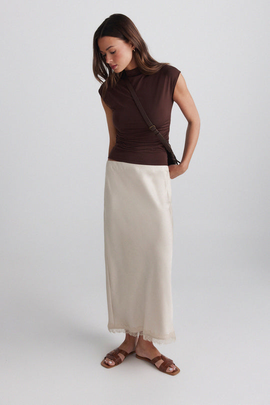 Sleeveless T-shirt