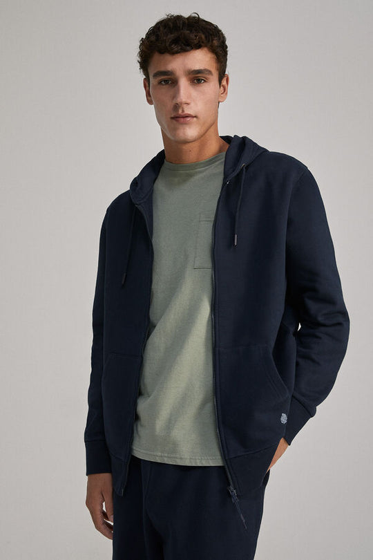 Essential hooded sweatshirt