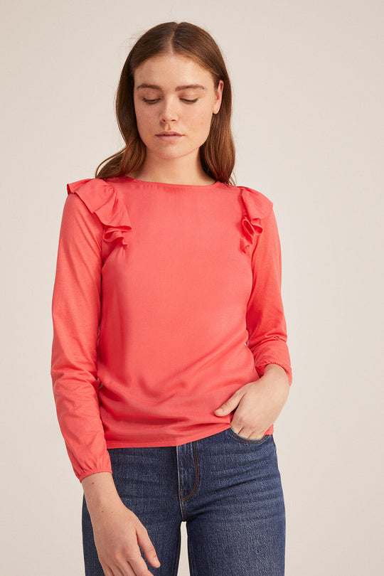 Two-material flounced shoulder T-shirt